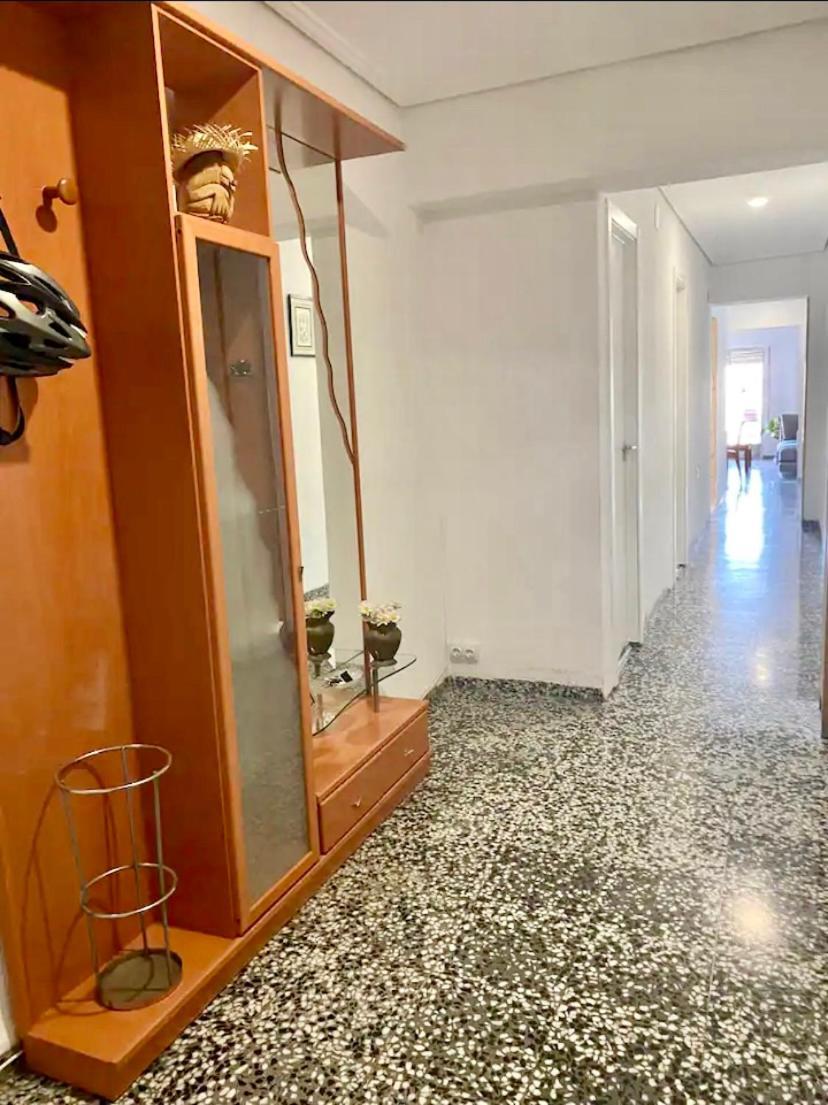 Private Room In Shared Apartment Valencia Workstay Экстерьер фото