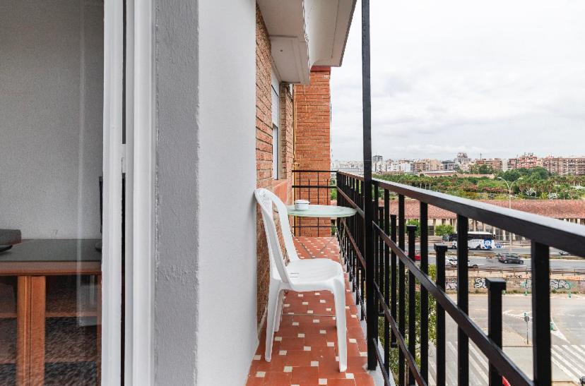 Private Room In Shared Apartment Valencia Workstay Экстерьер фото